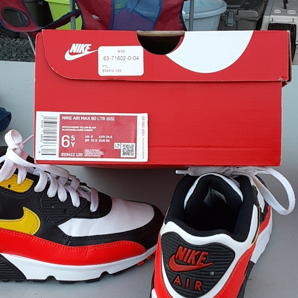 Shoes - Picture 7 of 7